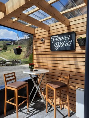 Photo exteriors in summer Bistrot Flower