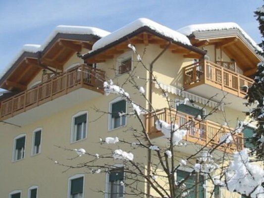Foto invernale di presentazione Appartamenti in Villa