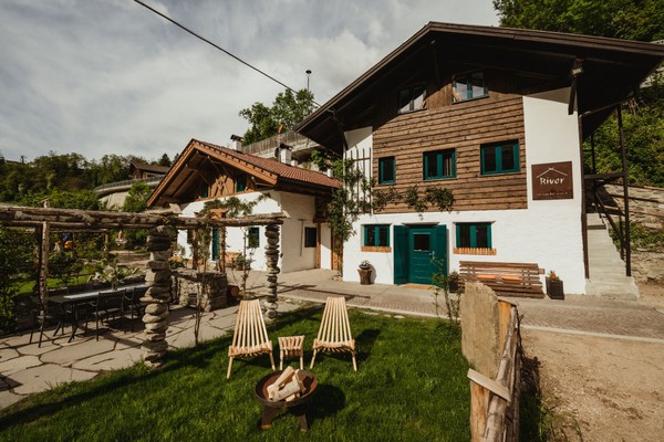 Foto Außenansicht Ferienwohnungen Chalet Passeier