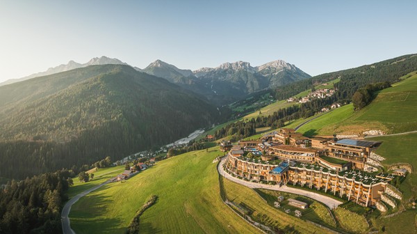 Foto Außenansicht Alpin Panorama Hotel Hubertus