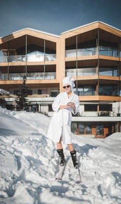 Foto esterno Kronplatz-Resort Berghotel Zirm