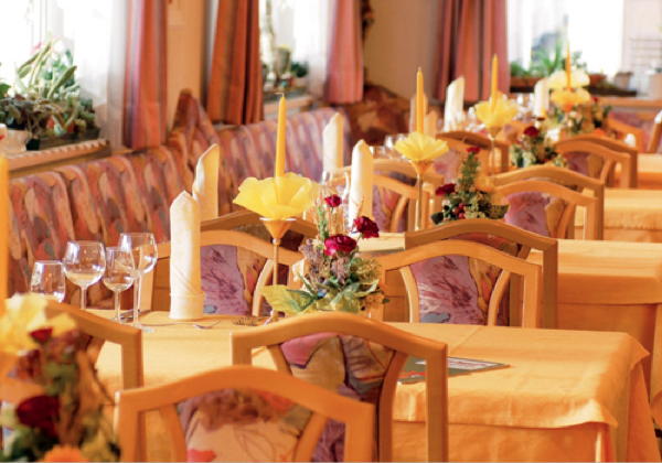 The restaurant Valdaora di Mezzo / Mitterolang Aichner
