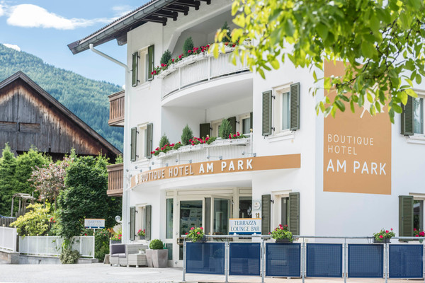 Foto Außenansicht Boutique Hotel Am Park