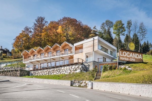 Foto estiva di presentazione Garni-Hotel + Appartamenti Giallo Spices of the Dolomites