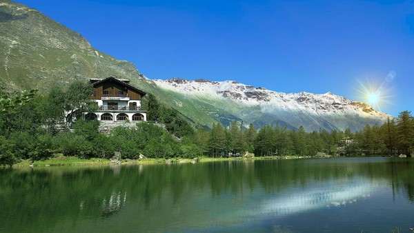 Foto Außenansicht Hotel Chalet sul lago