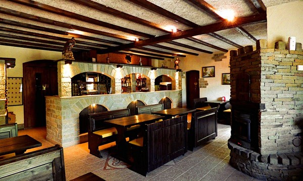 Il ristorante Moncenisio (Valle di Susa e Val Sangone) Chalet sul lago