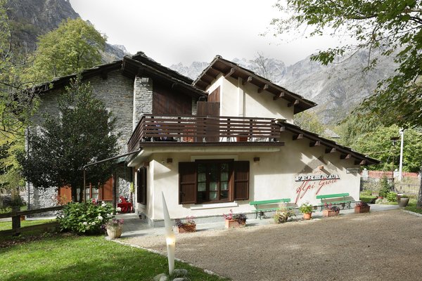 Foto estiva di presentazione Pensione Fermata Alpi Graie