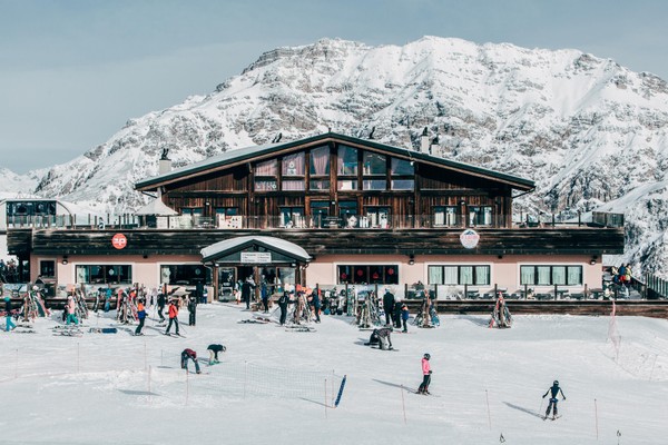 Photo exteriors Mountain hut M’Eating Point
