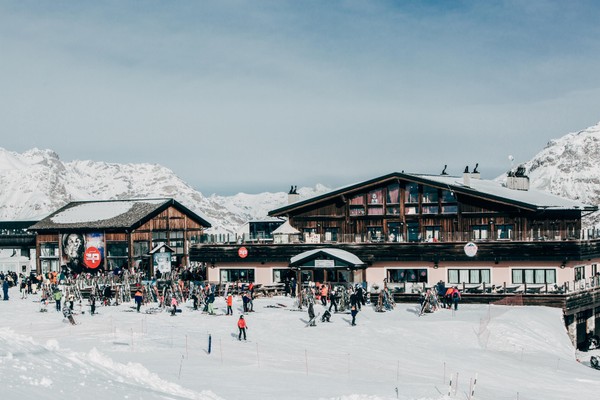 Photo exteriors Mountain hut M’Eating Point