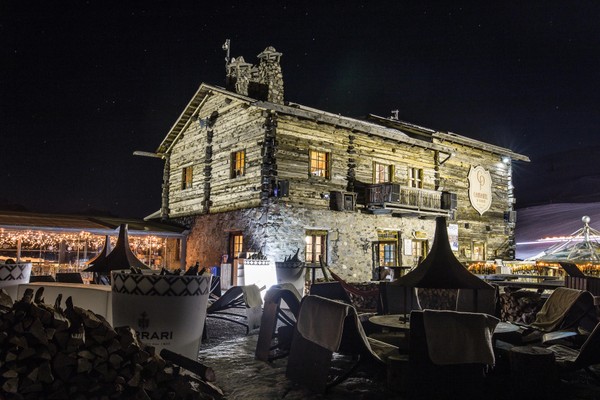 Photo exteriors Mountain hut Camanel di Planon