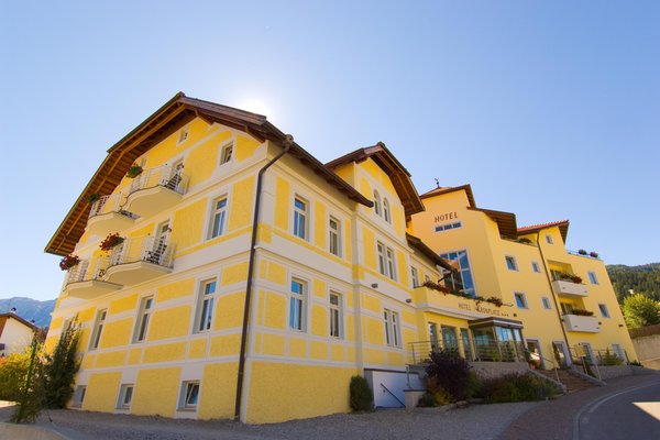 Foto esterno in estate Kronplatz