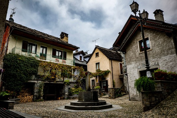 Foto Außenansicht B&B + Ferienwohnungen Casa Tomà