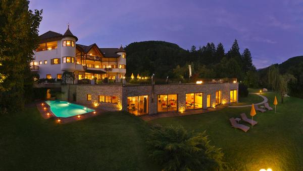 Foto esterno in estate Tauber's Bio Vitalhotel