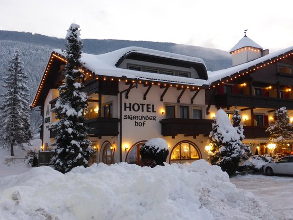 Foto esterno in inverno Sigmunderhof