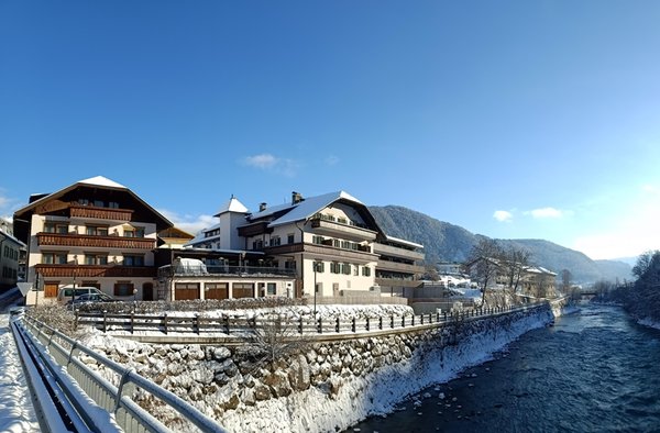 Photo exteriors in winter River Hotel Post