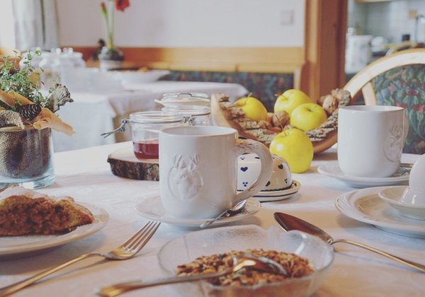 La colazione B&B + Appartamenti in agriturismo Falkenau