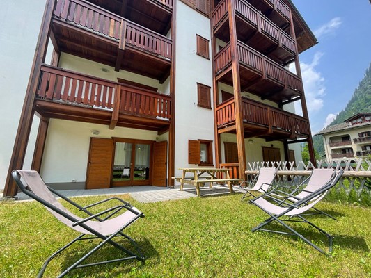 Foto Außenansicht Il Cervo Mountain Apartment