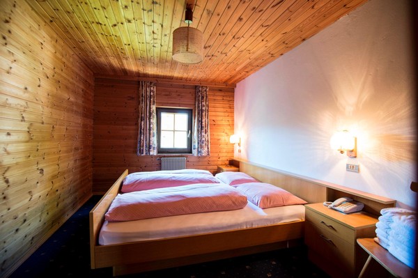 Foto vom Zimmer Pension + Ferienwohnungen auf dem Bauernhof Haus Lerchner