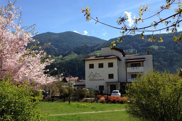 Sommer Präsentationsbild Hotel + Residence Innerhofer