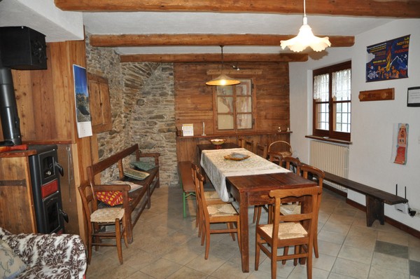Der Wohnraum Ferienwohnungen auf dem Bauernhof Curt d'Amun