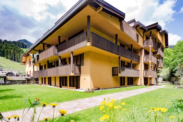 Foto Außenansicht Ferienwohnung Des Alpes 4
