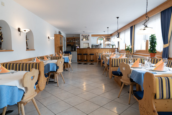 The restaurant Villa Ottone / Uttenheim Peintner