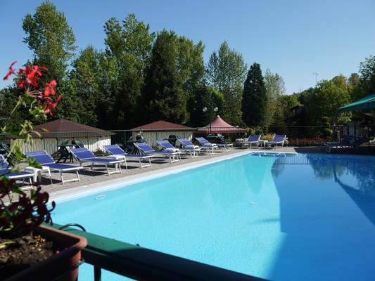 Photo of the outdoor swimming pool