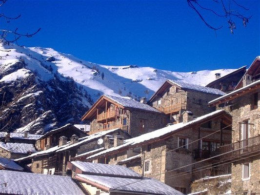 Foto invernale di presentazione Pensione + Appartamenti in agriturismo Alpes d'OC Morinesio