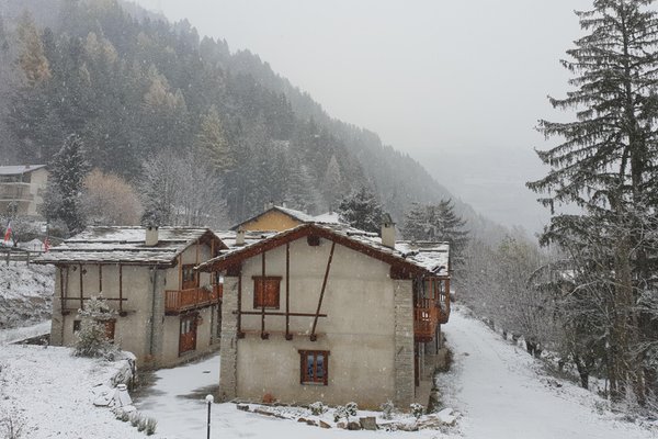 Foto invernale di presentazione Borgo Maira Village
