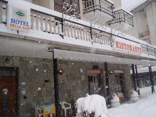 Foto invernale di presentazione Hotel Nuovo delle Alpi