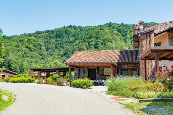 Photo exteriors Farm Restaurant La Burla
