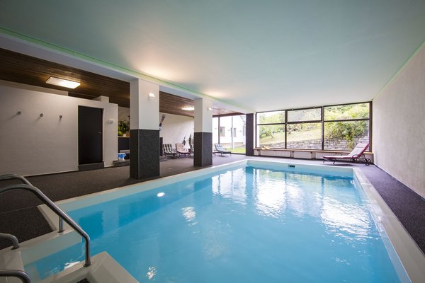 La piscina Hotel Dolomitenblick alps boutique hotel