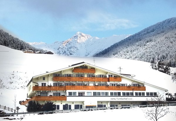 Foto invernale di presentazione Hotel Tirolerhof