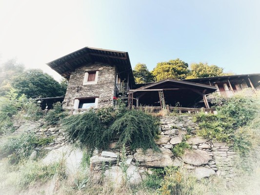 Foto Außenansicht Bauernhof mit Restaurant La Stela d'Catlina