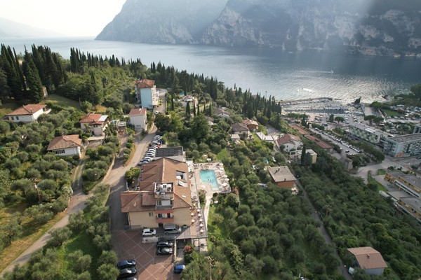 Photo exteriors Hotel Benacus Panoramic