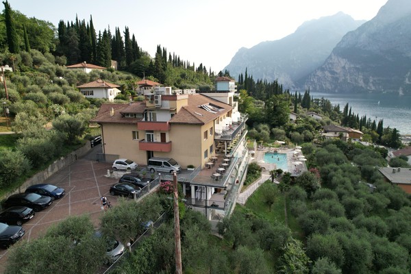 Photo exteriors Hotel Benacus Panoramic