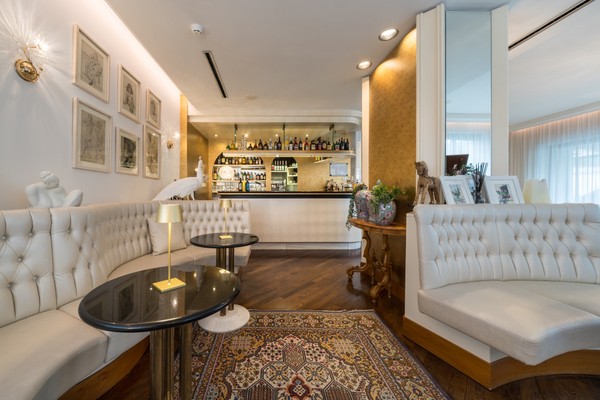 Foto von der Bar Parc Hotel Flora