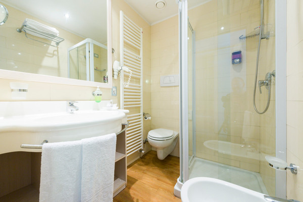 Foto del bagno Bike Hotel Caravel