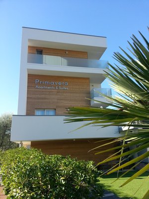 Foto esterno in estate Ecohotel Primavera