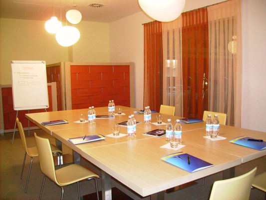 Photo of the meeting room