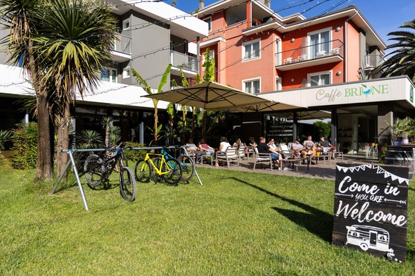Foto esterno Hotel Brione