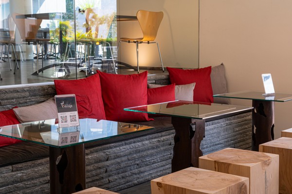 Foto von der Bar Lake Front Hotel Mirage