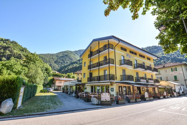 Photo exteriors Hotel Sport