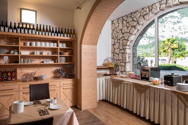Das Frühstück B&B auf dem Bauernhof Agritur Maso Santa Lucia