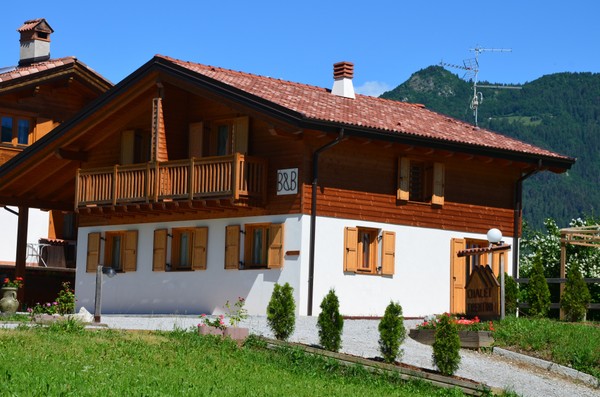 Foto Außenansicht Bed & Breakfast Chalet Trentino