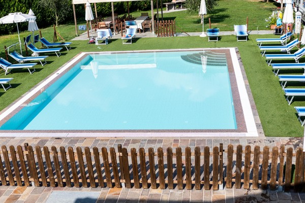 Foto della piscina all'aperto