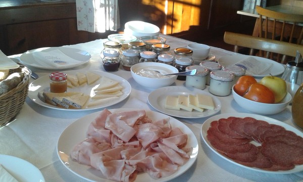 La colazione Appartamenti in agriturismo Huberhof