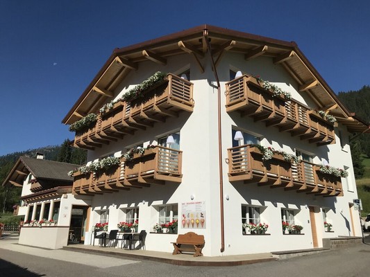 Photo exteriors Ice-cream parlour and bar Aurora