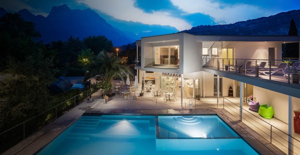 Photo of the outdoor swimming pool