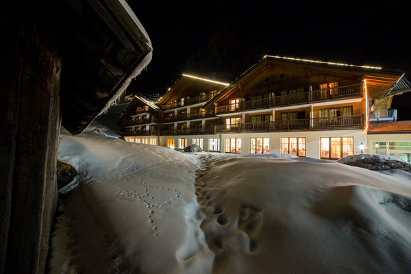 Foto Außenansicht TH Corvara - Greif Hotel